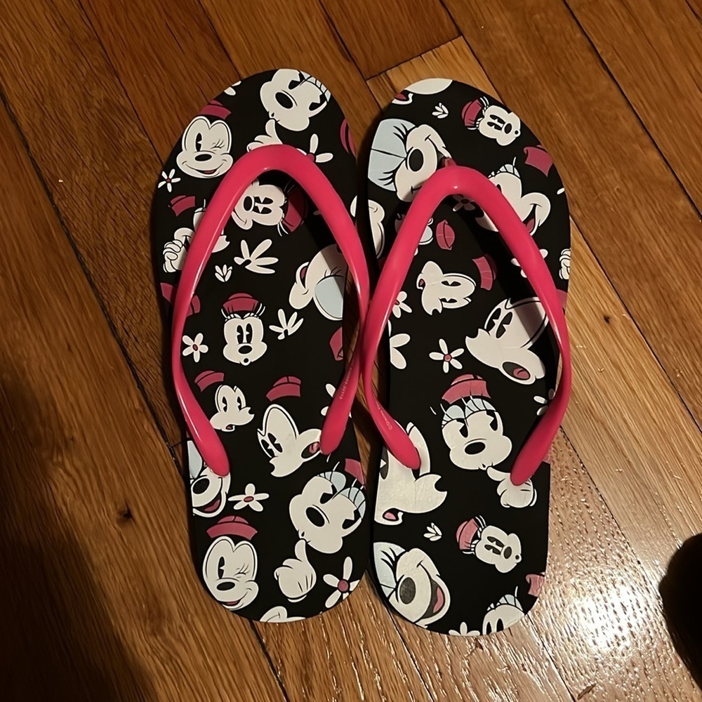 Disney parks official Mickey & Minnie sandal flip flops  9-10 L like new worn 1x - Picture 2 of 5
